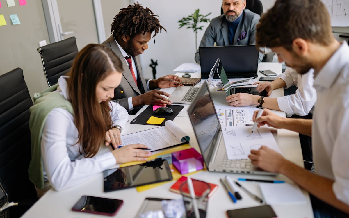 How to Conduct Competitor Analysis The Right Way